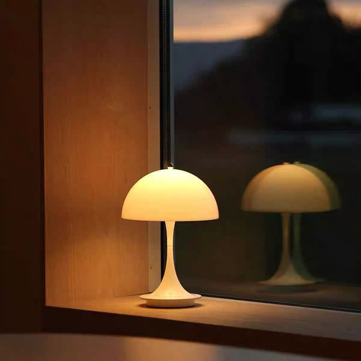 Ambient lighting at the bedside in the bedroom
